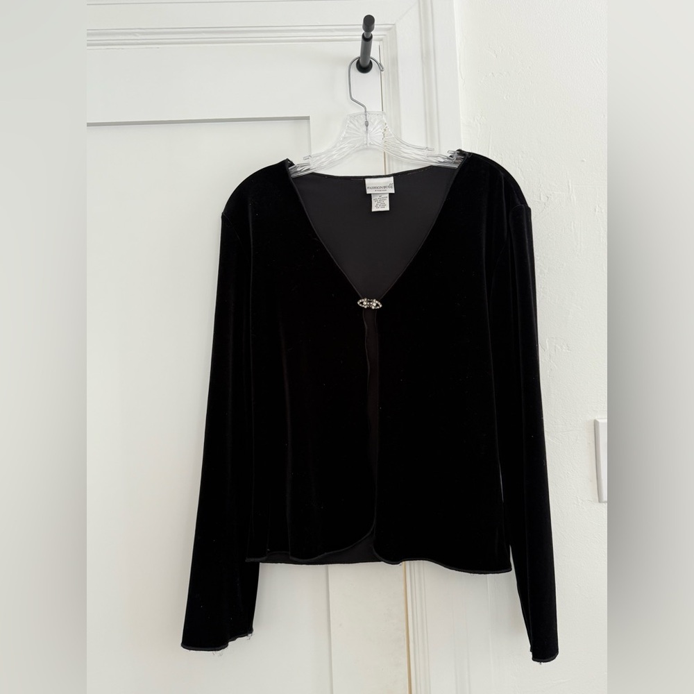 Fashion Bug stretch black velour long sleeve shrug w/ metal closure